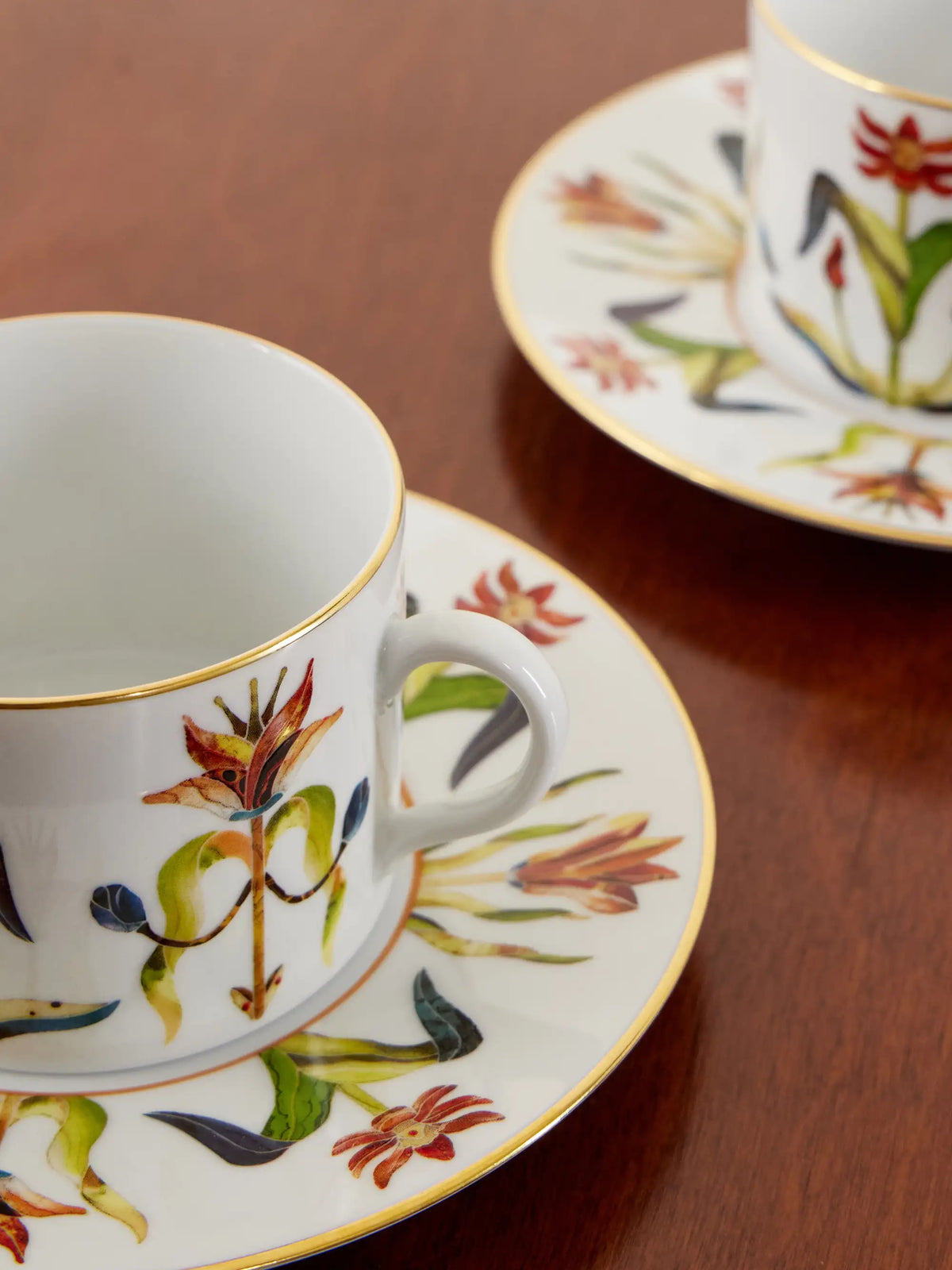 Grand Tour Set Of Two Gold-plated Porcelain Teacup And Saucer