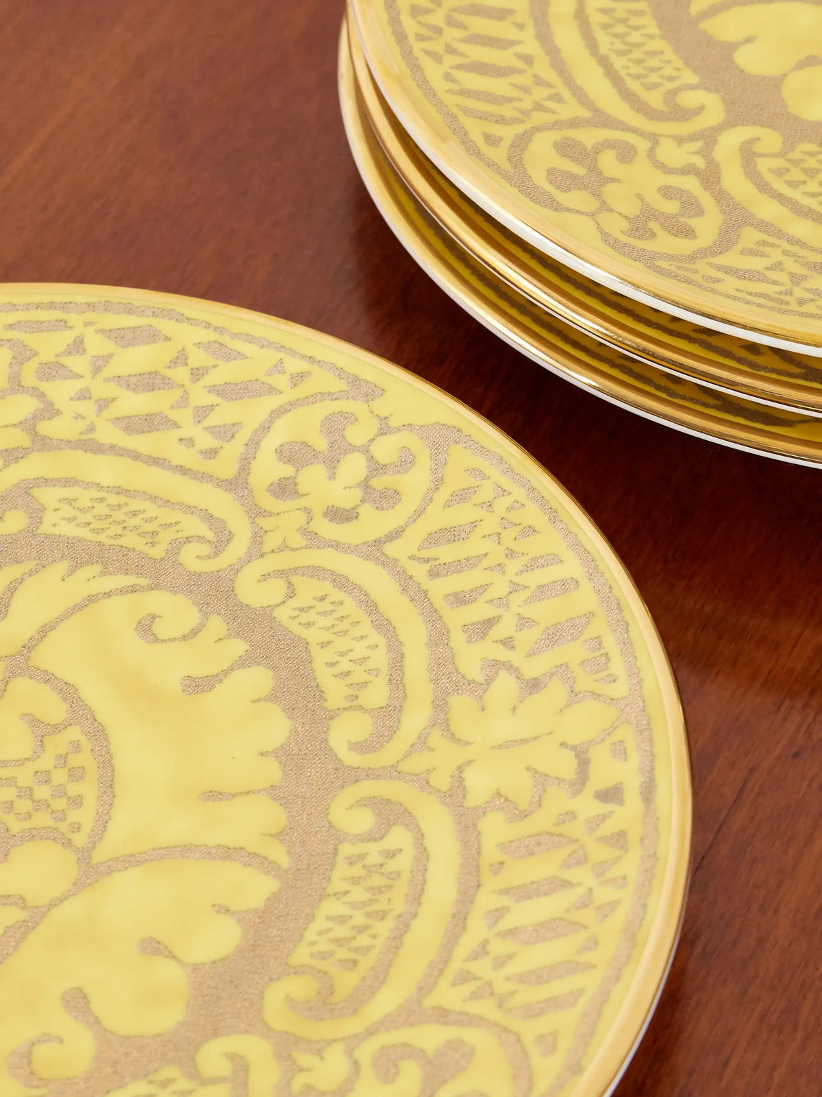 Fortuny Orsini Set Of Four Painted Earthenware Dessert Plates