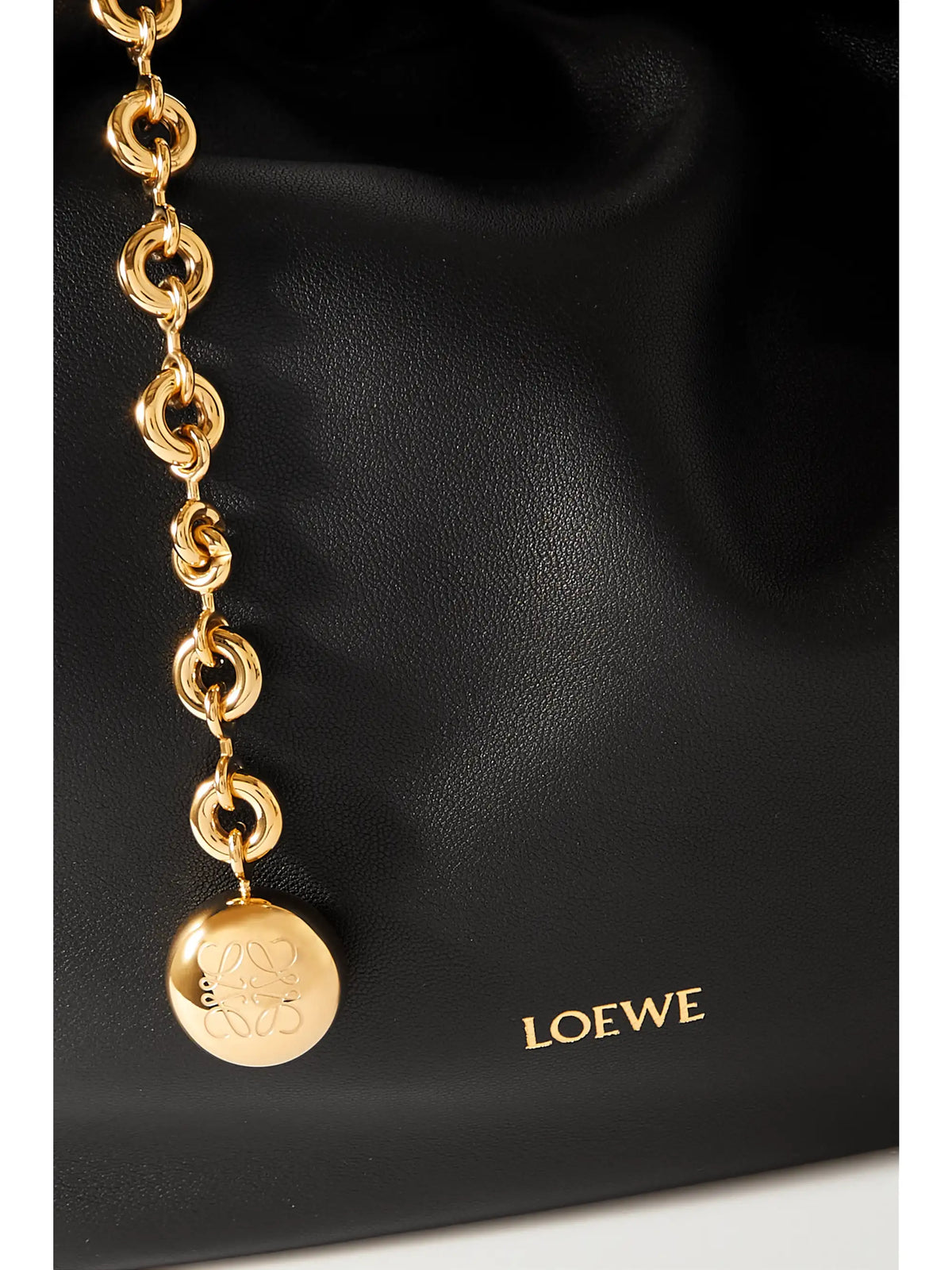 Squeeze Medium Chain-embellished Gathered Leather Shoulder Bag