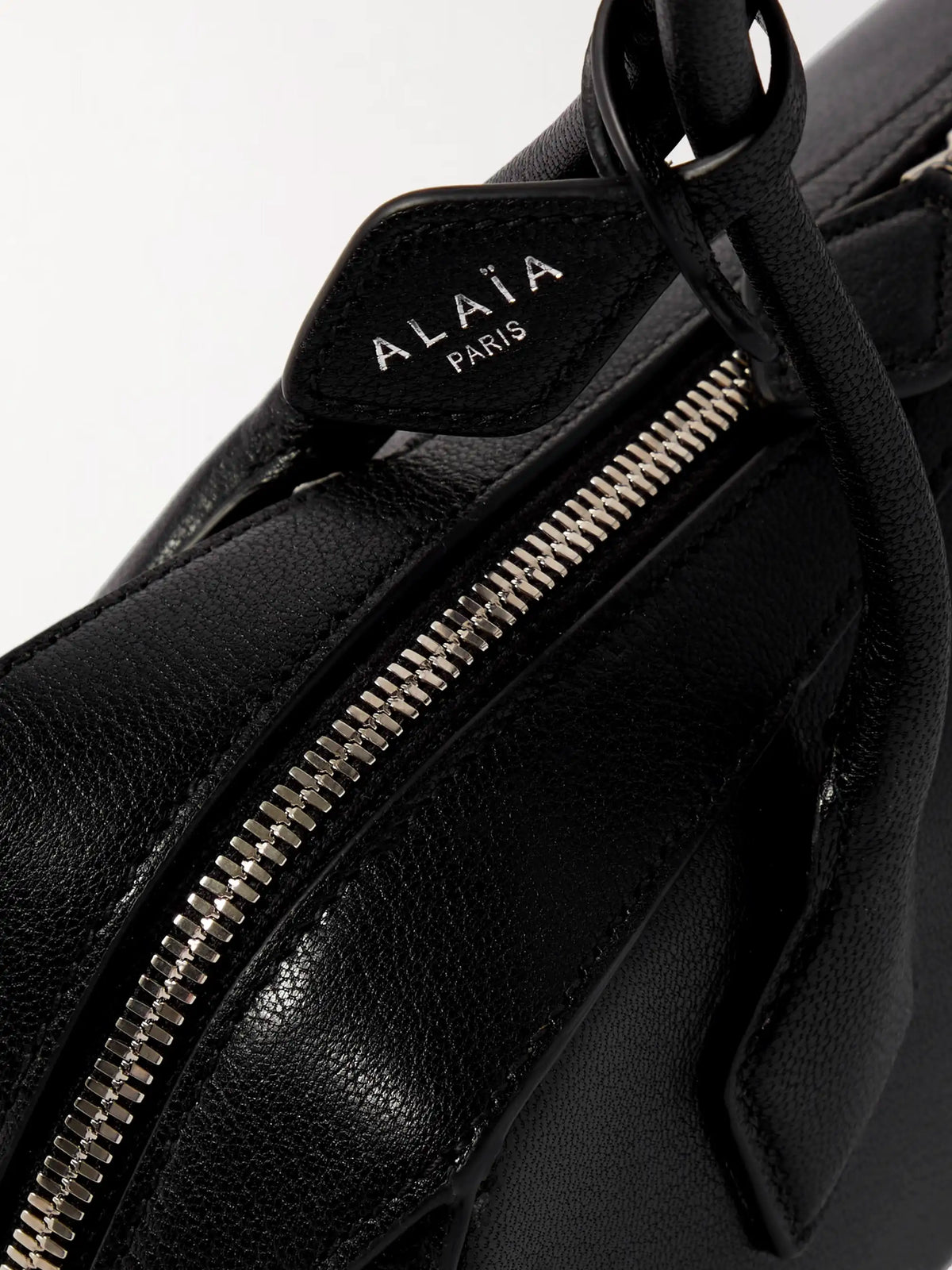 Le Teckel Textured-leather Shoulder Bag