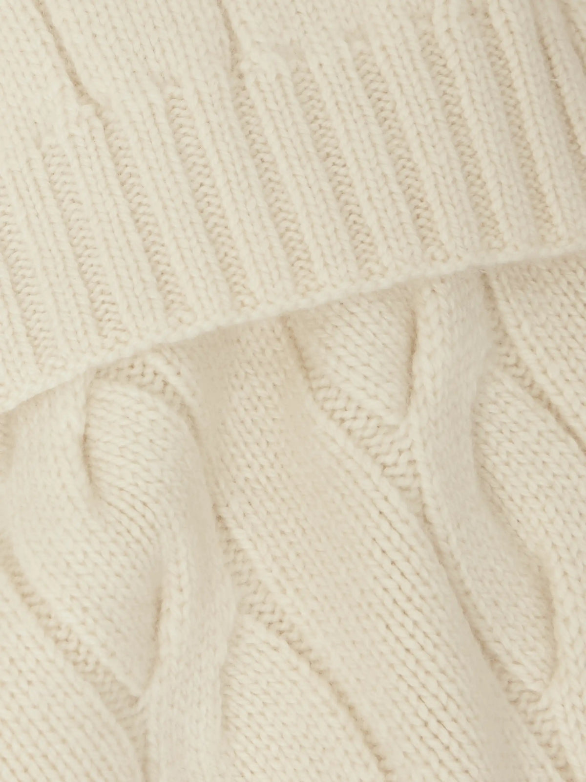 Cable-knit Cashmere Scarf