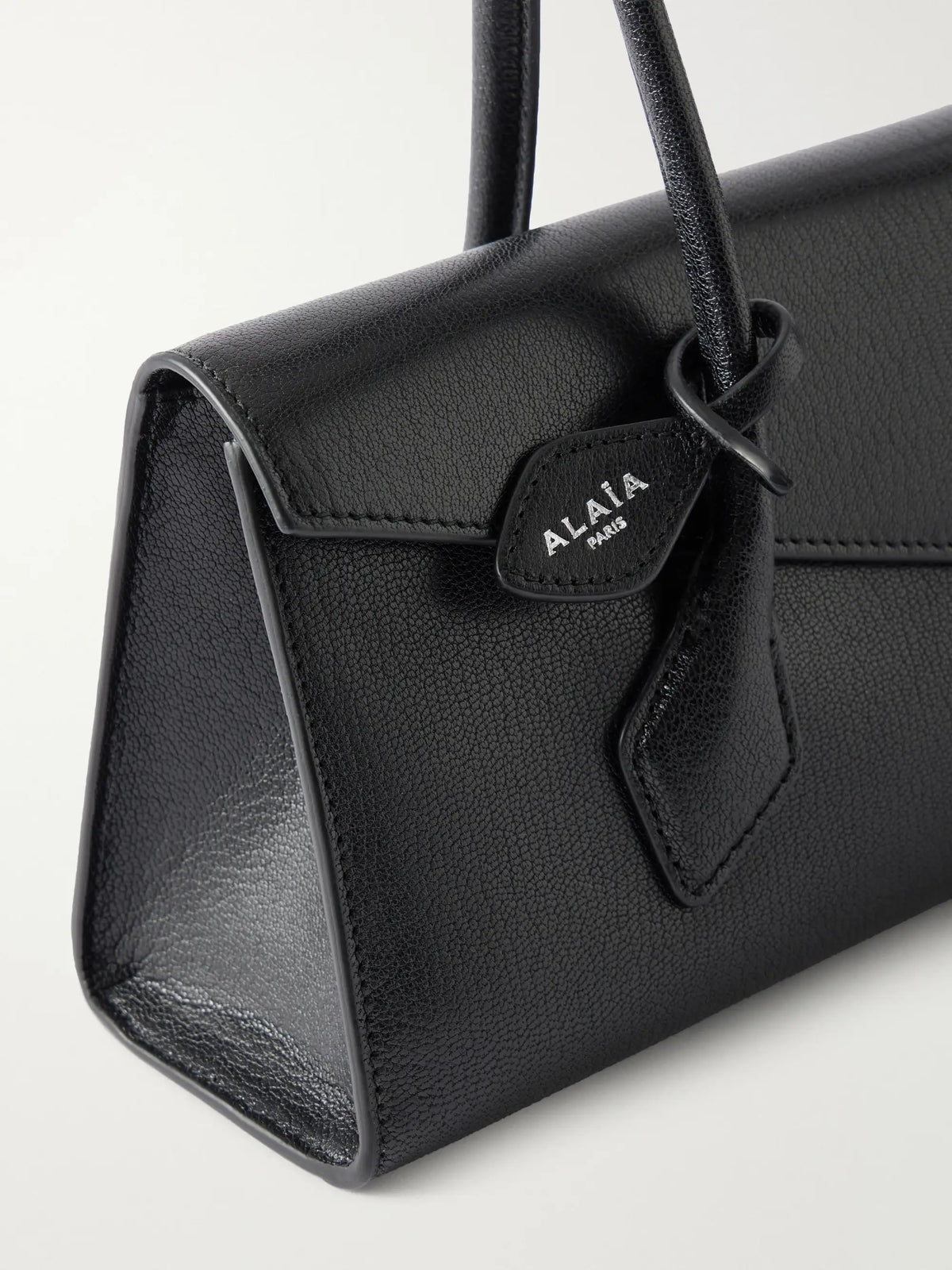 Alaïa Le Teckel Flat Medium Leather Shoulder Bag