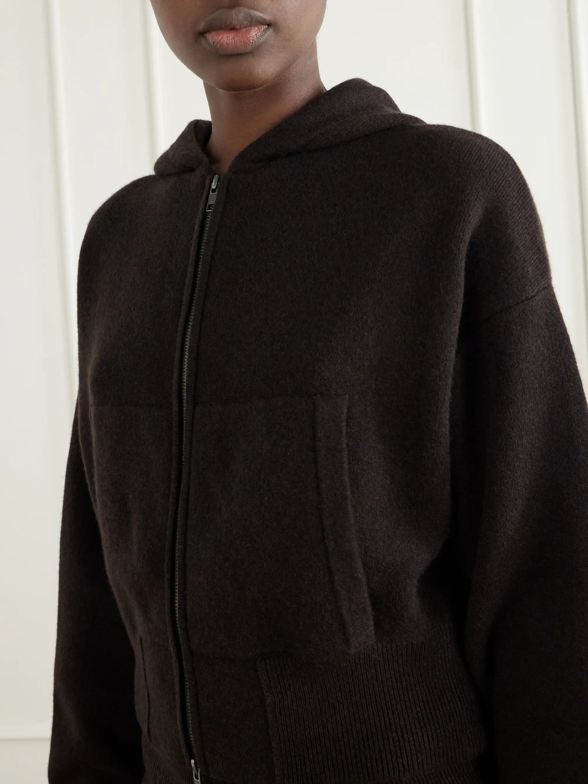 LISA YANG Lilia Cropped Cashmere Hoodie