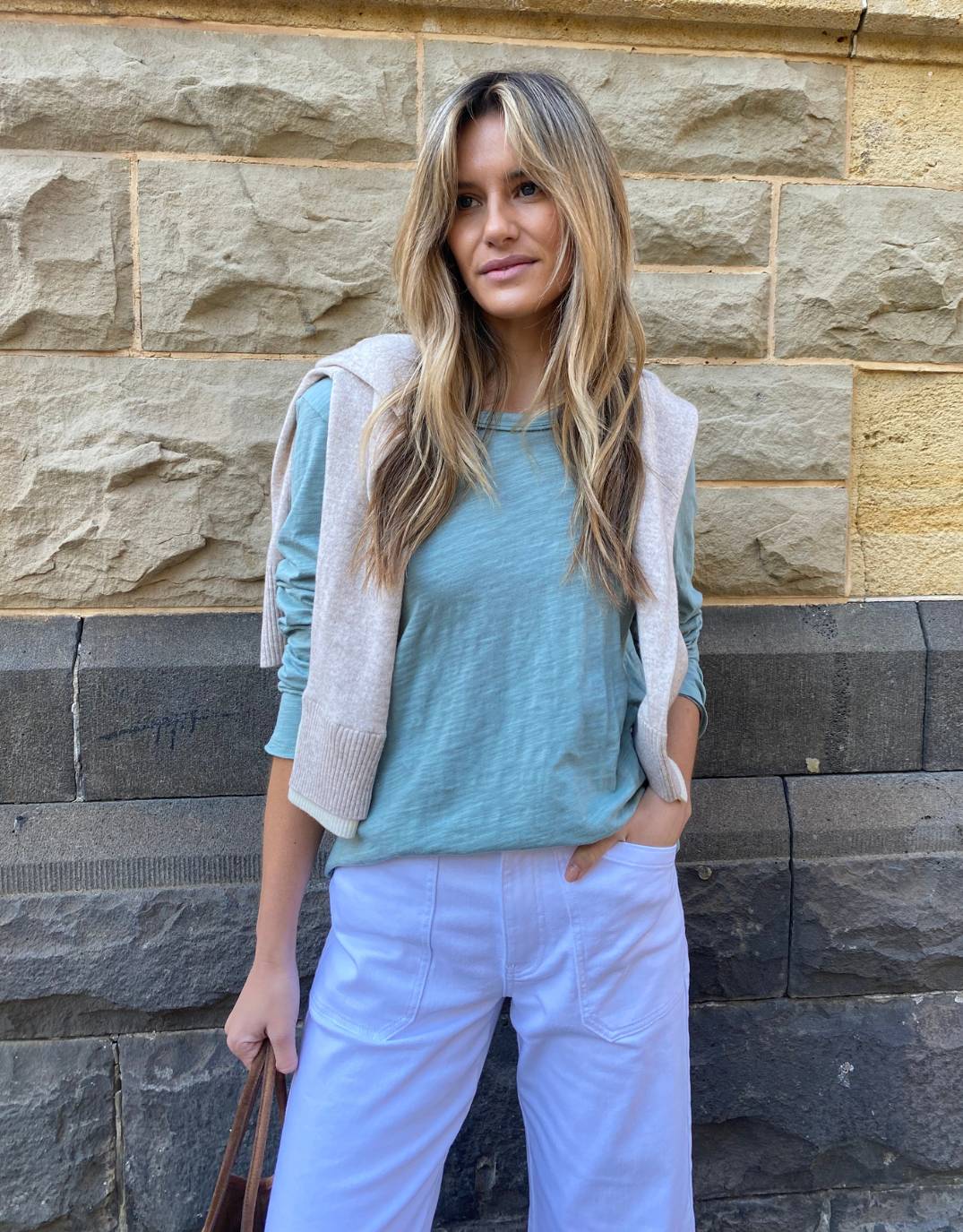 White & Co. Essential Scoop Hem Long Sleeve T-shirt (Sage)