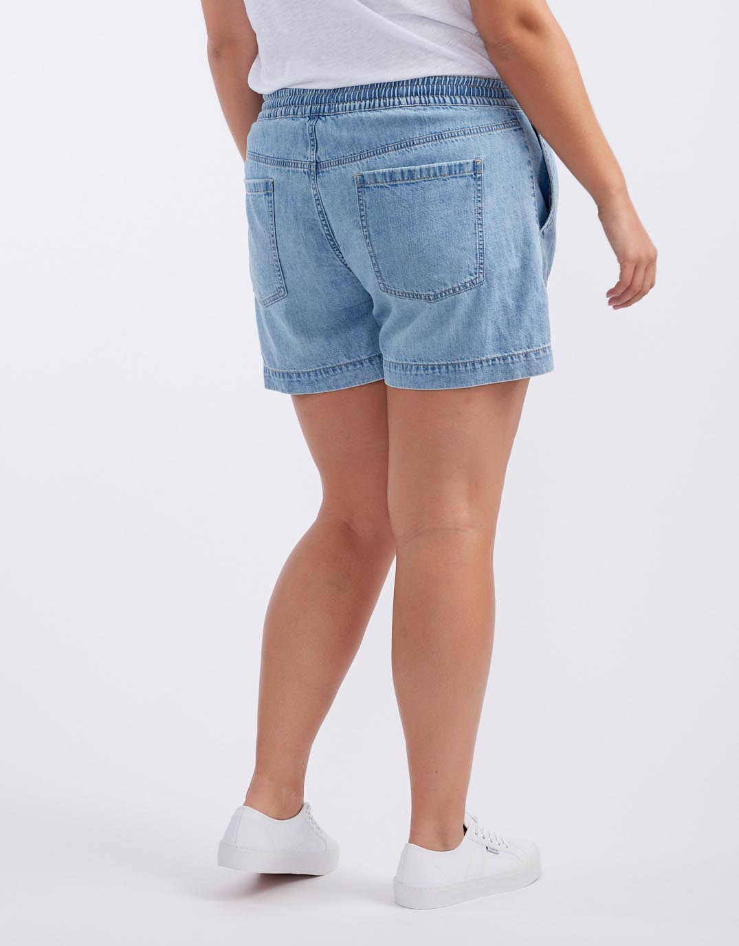 White & Co. Coco Denim Short (Mid Wash)