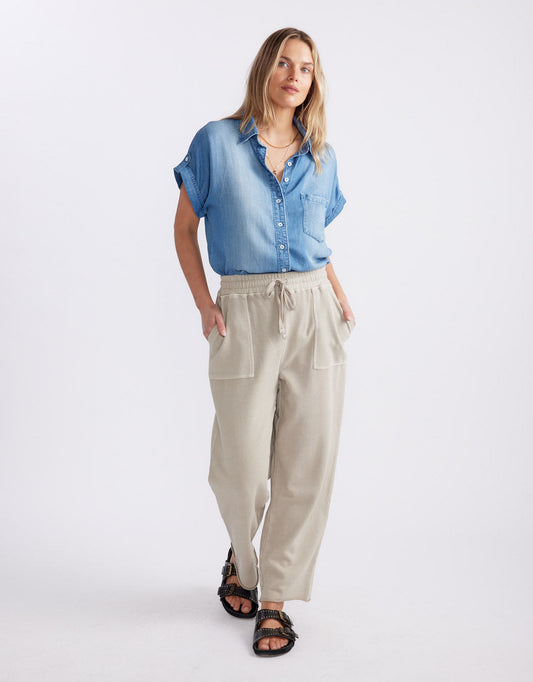 White & Co. Raw Edge Lounge Pant (Washed Stone)
