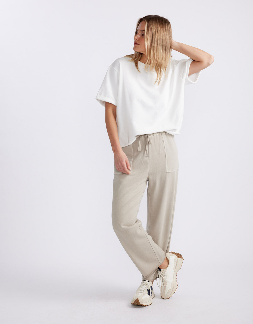 White & Co. Raw Edge Lounge Pant (Washed Stone)