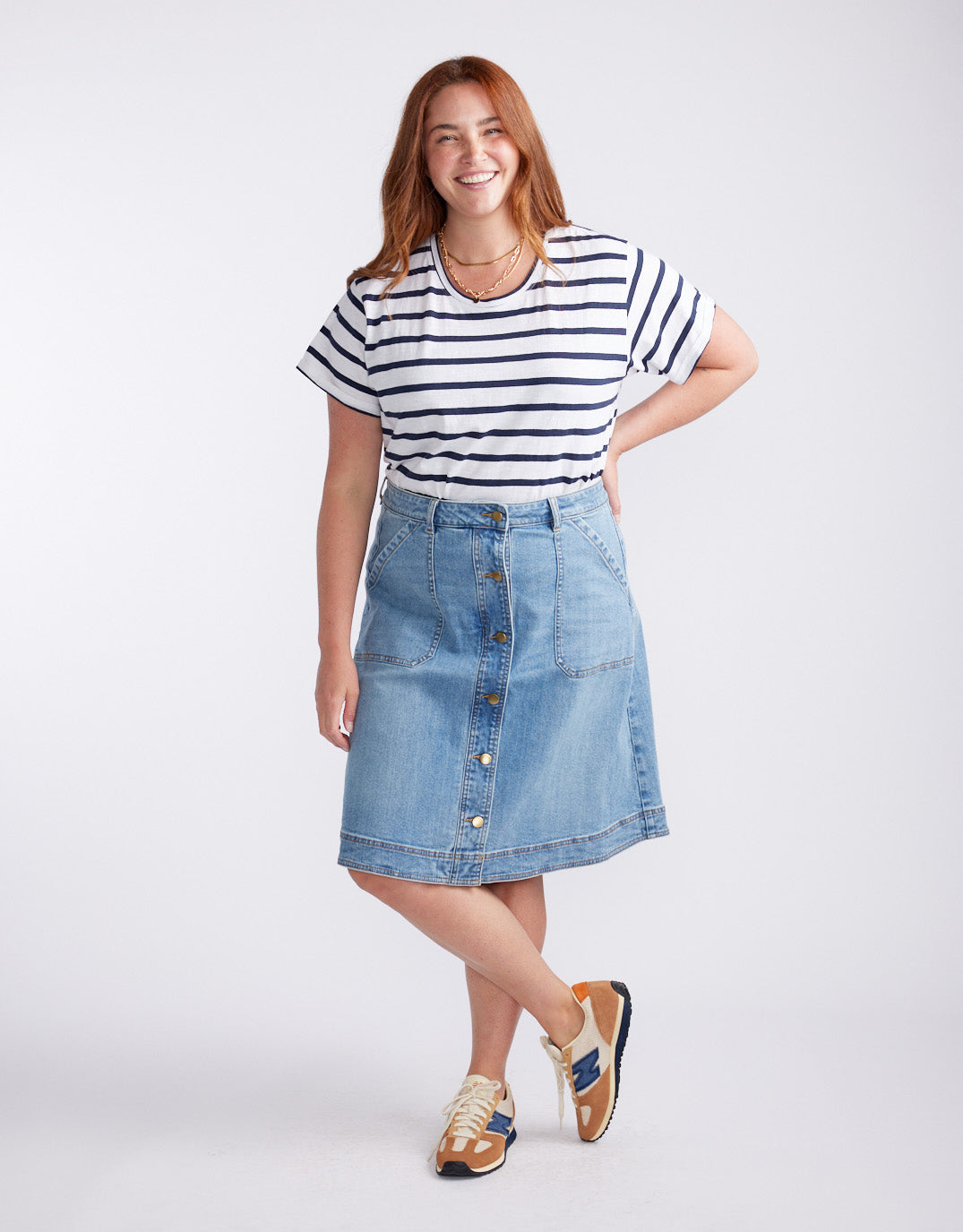 White & Co. Stevie Denim Skirt (Mid Wash)