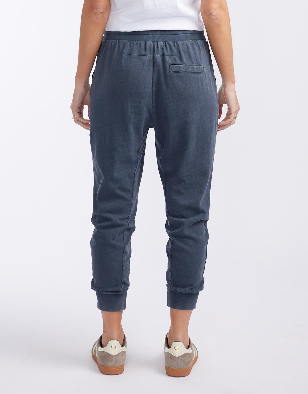 White & Co. The Sunset Pant (Washed Navy)