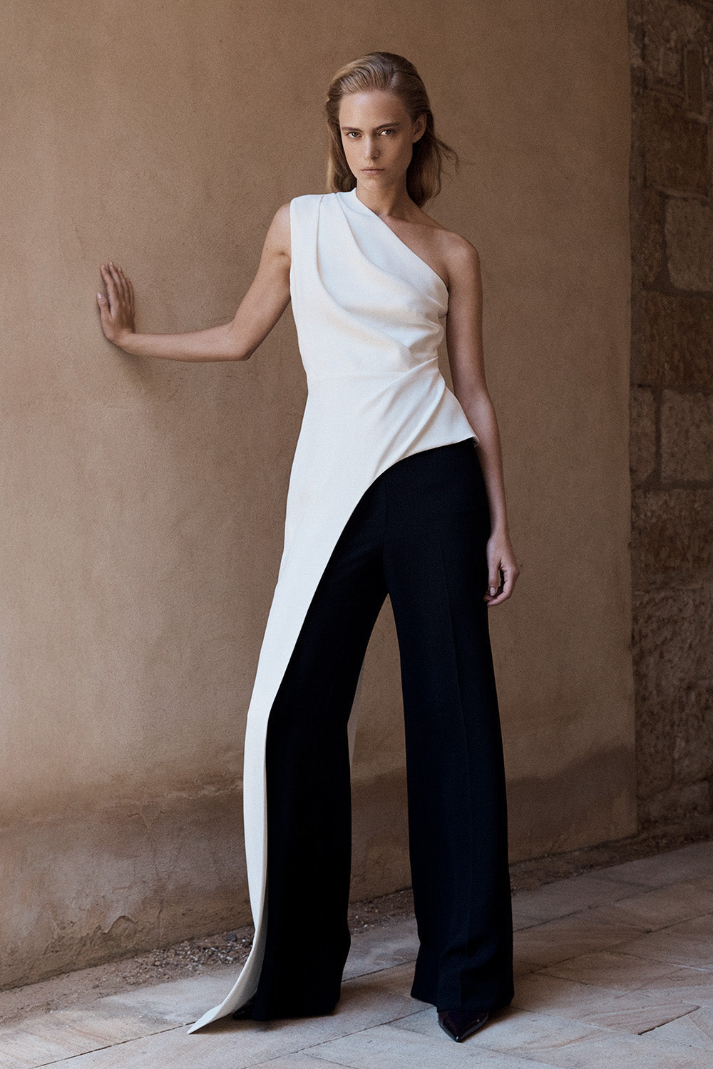 Carla Zampatti Crepe One Shoulder Longline Top (Ivory)