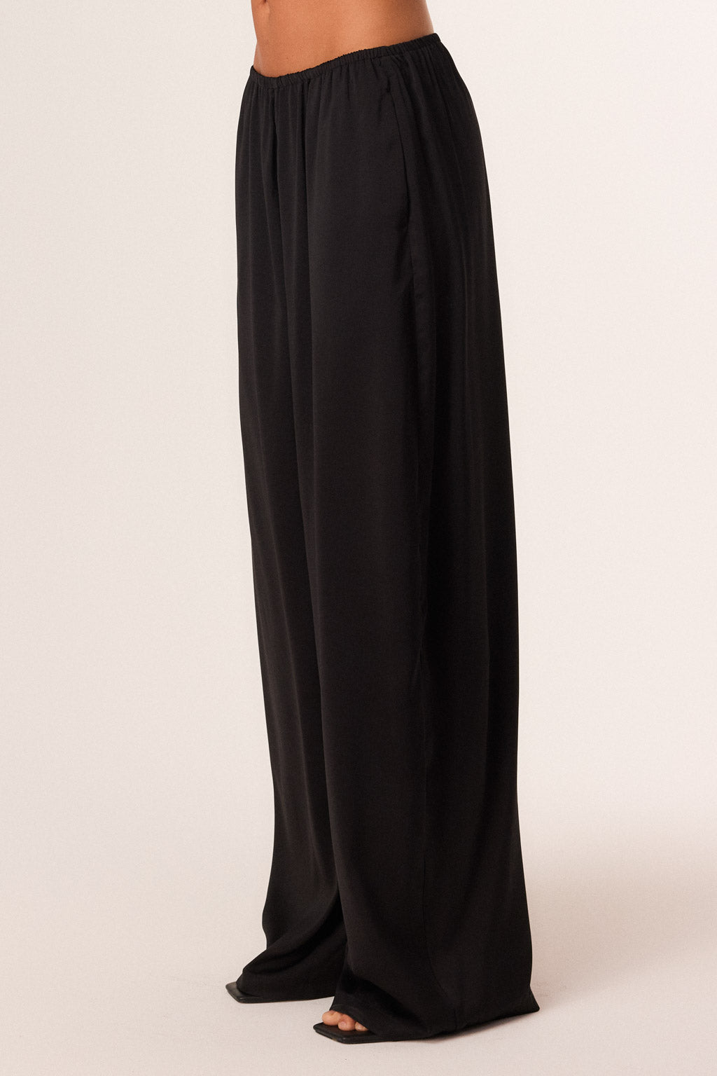 SNDYS ROSEWOODS PANTS (Black)