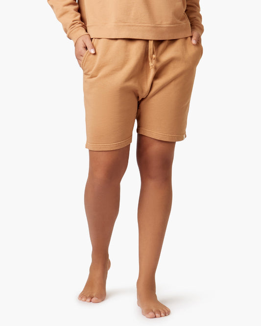 Image of a model wearing Shorts. Productname: Core Short Toast in Toast colour by brand - TKEES