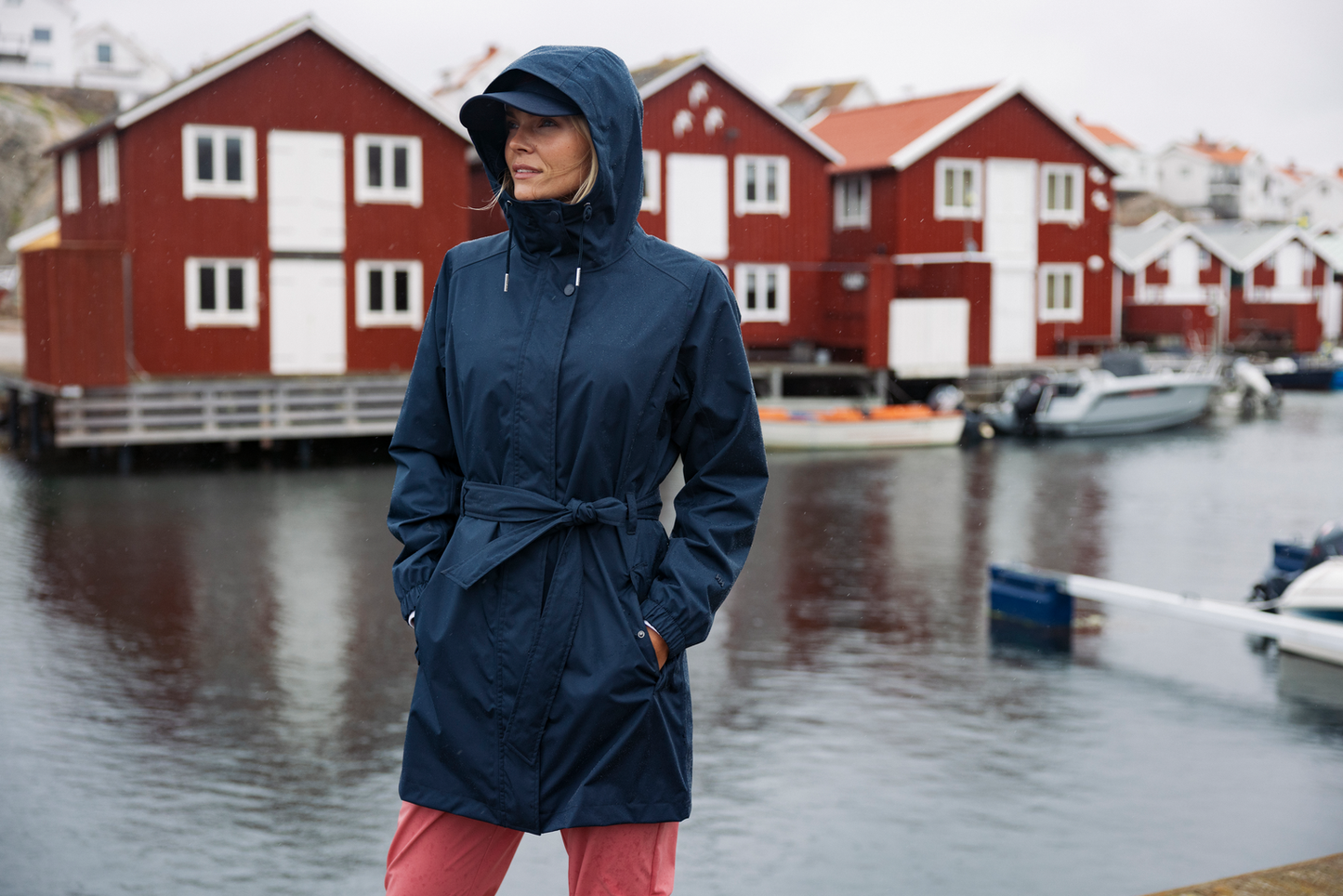Helly Hansen W HH CLASSICS TRENCH COAT (Navy)