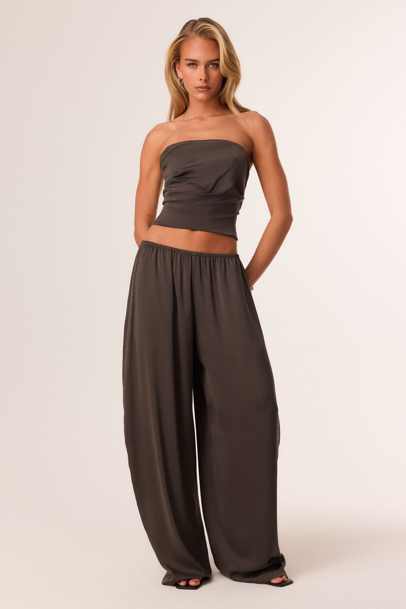 SNDYS SOLOMEN TOP (Charcoal)