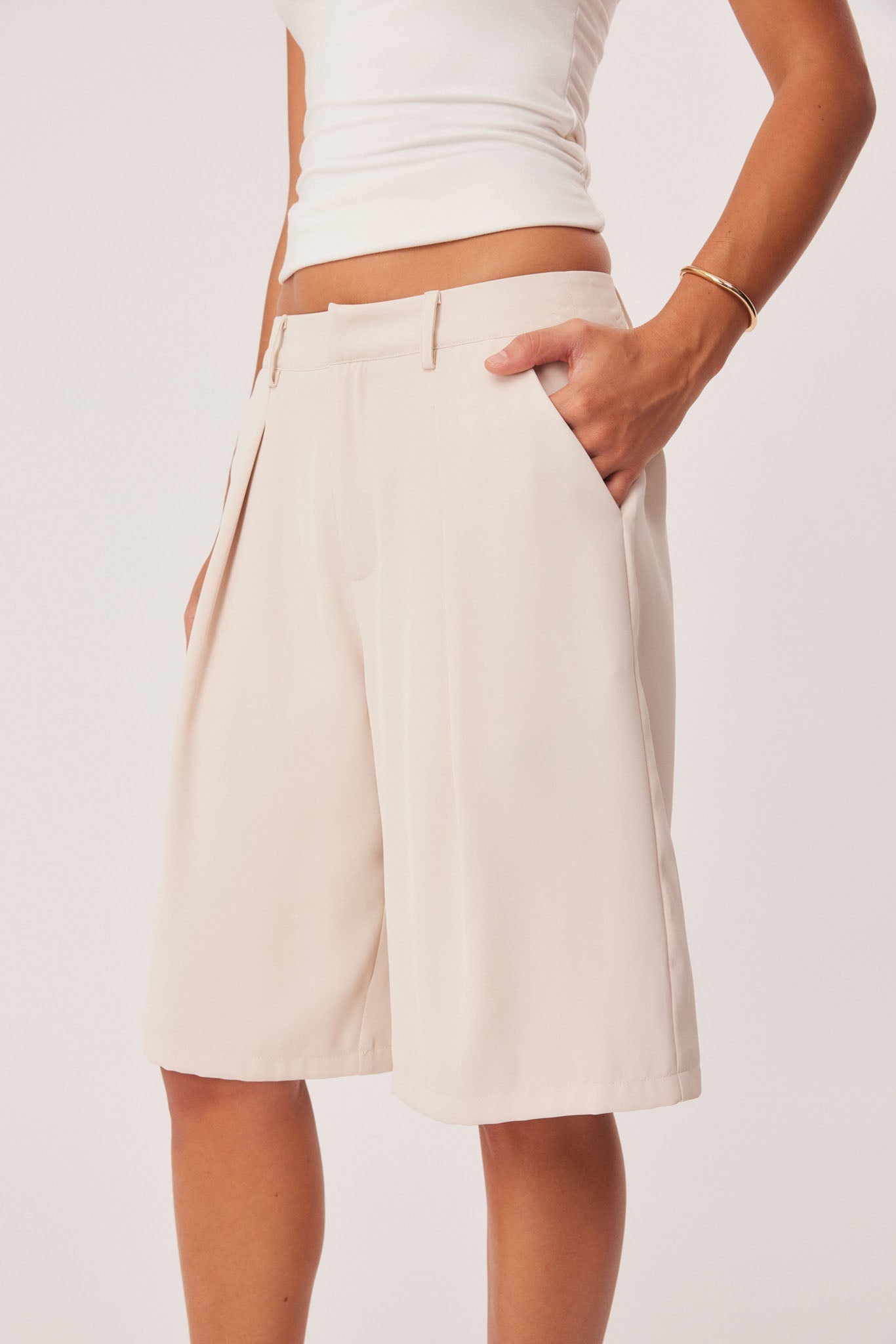 SNDYS REECE BERMUDA SHORTS (Stone)
