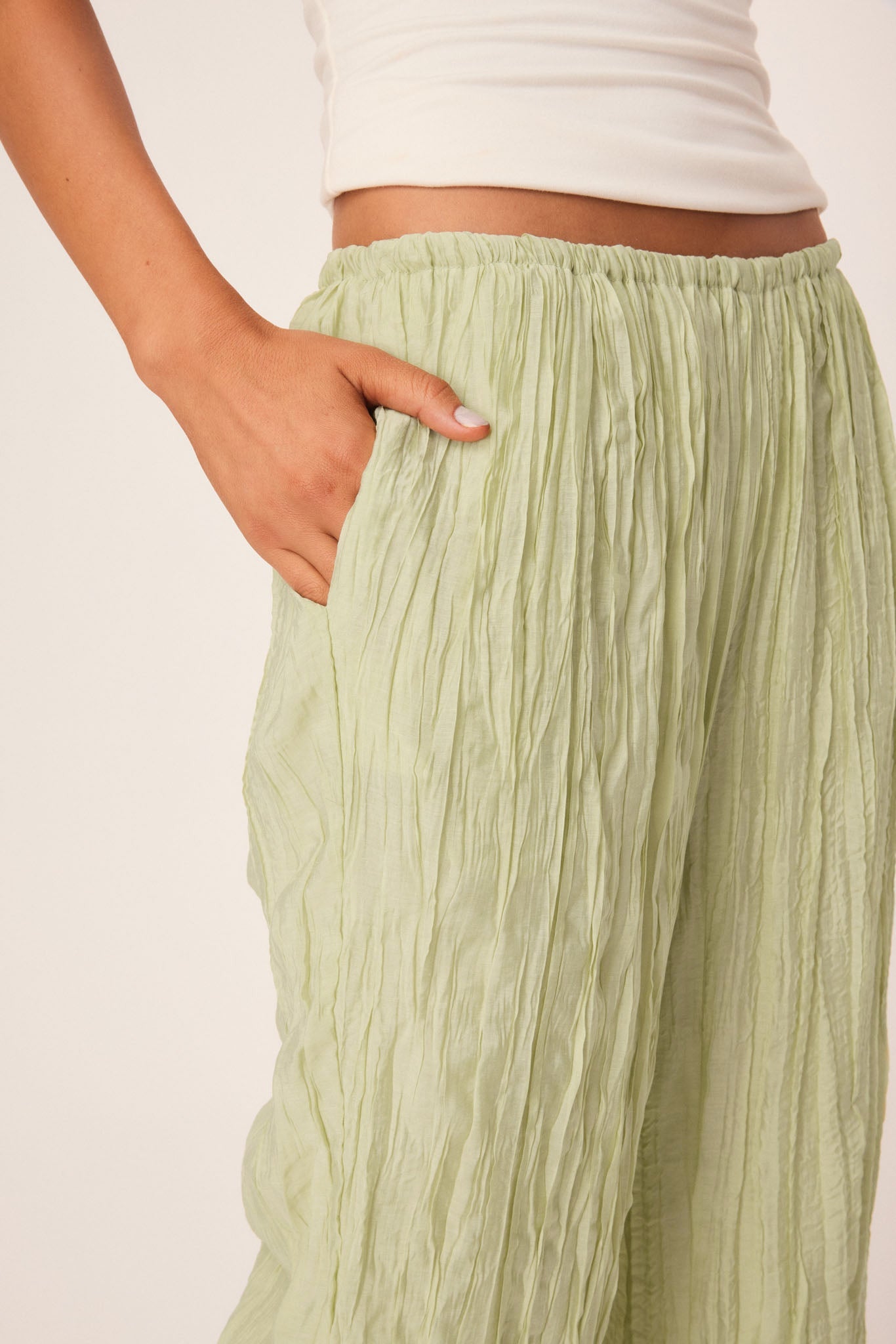 SNDYS BRANDI CRINKLE PANTS (Matcha)