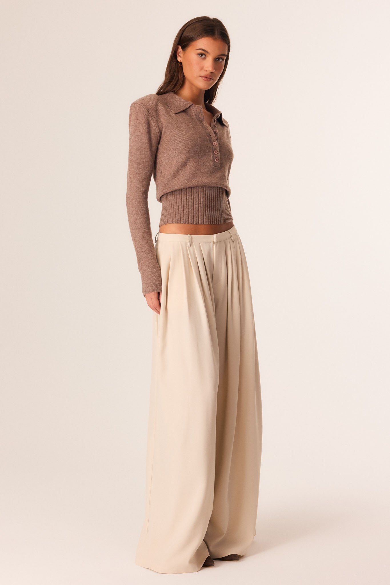 SNDYS VINNY SHOULDER PAD KNIT TOP (Mocha)