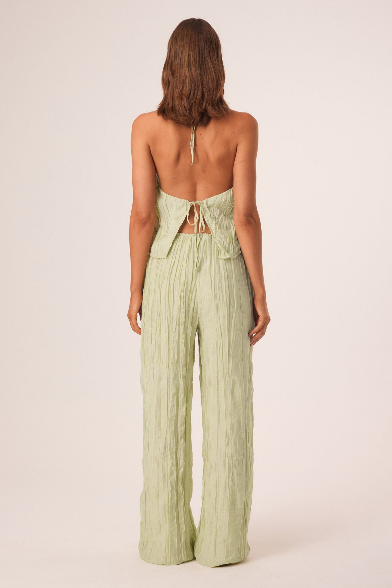 SNDYS BRANDI CRINKLE TOP (Matcha)
