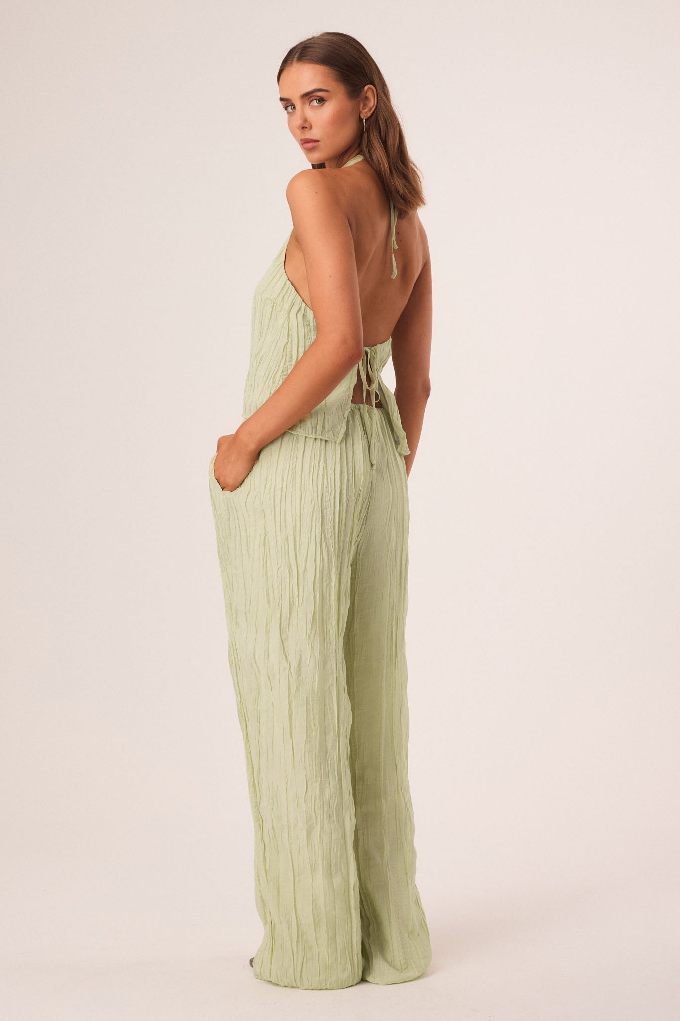 SNDYS BRANDI CRINKLE TOP (Matcha)