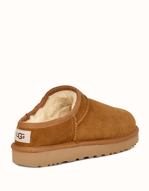 UGG Women Classic Slippers (Chestnut)