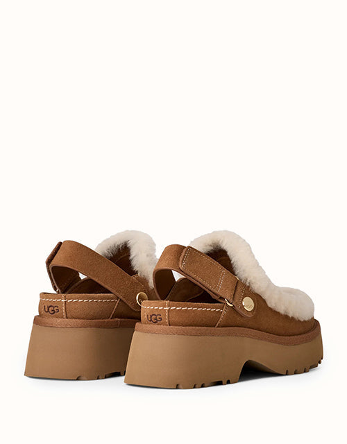 UGG Women Esmee Clog Slippers (Chestnut)