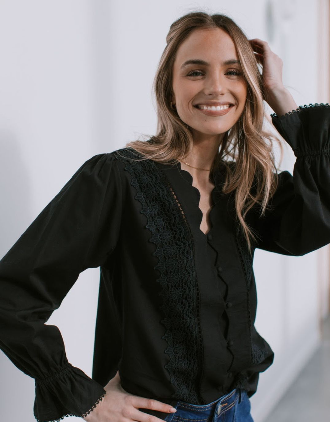 132 Fashion Boscolo Ruffle Cuff Shirt (Black)