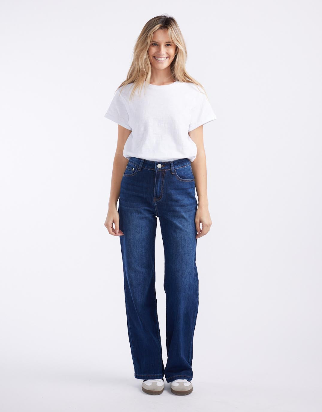 132 Fashion Marlowe Stretch Straight Leg Jean (Dark Wash)