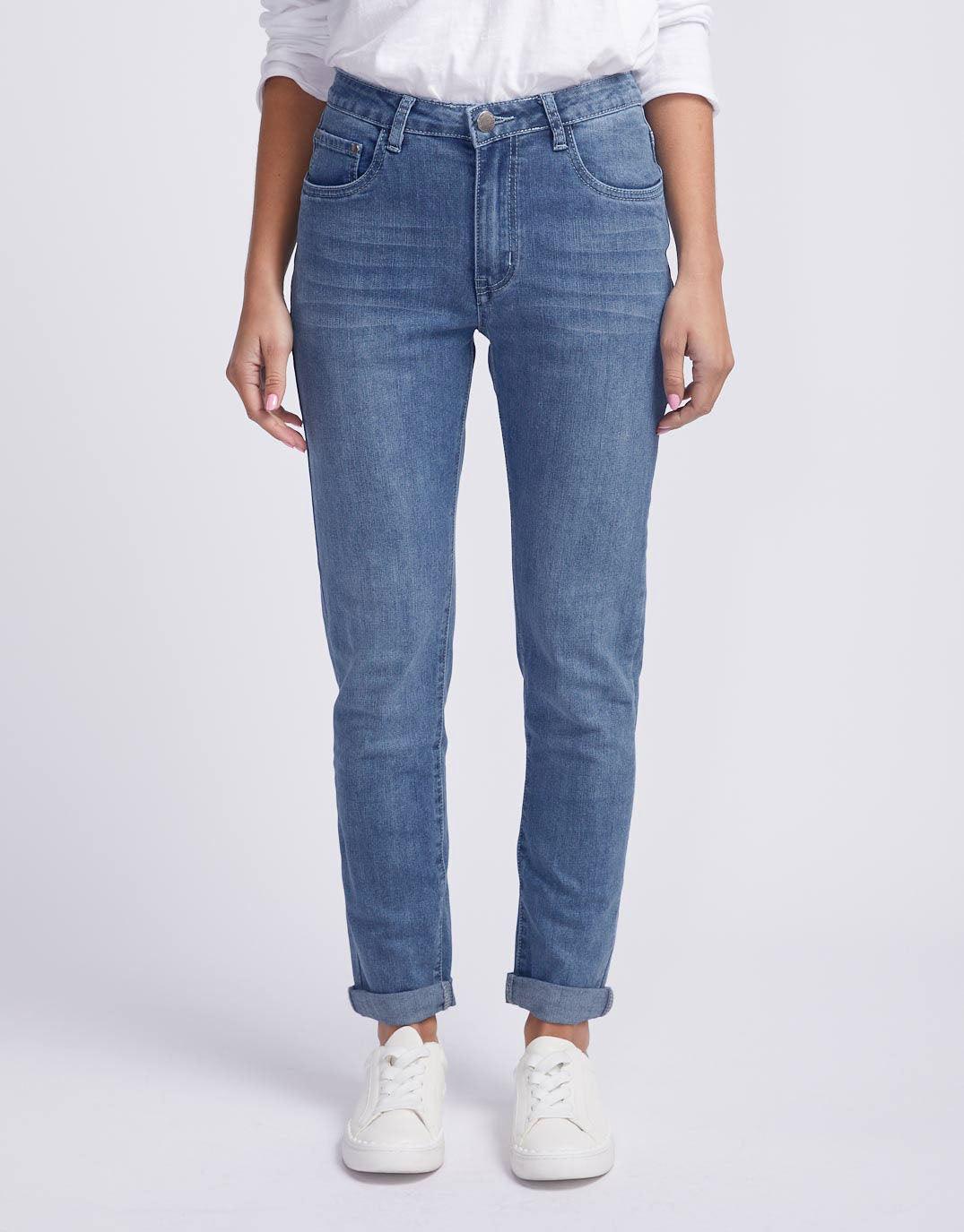 Image of Jeans. Productname: Stretch Mom Jean - in Mid Blue Wash colour by brand - 132 Fashion