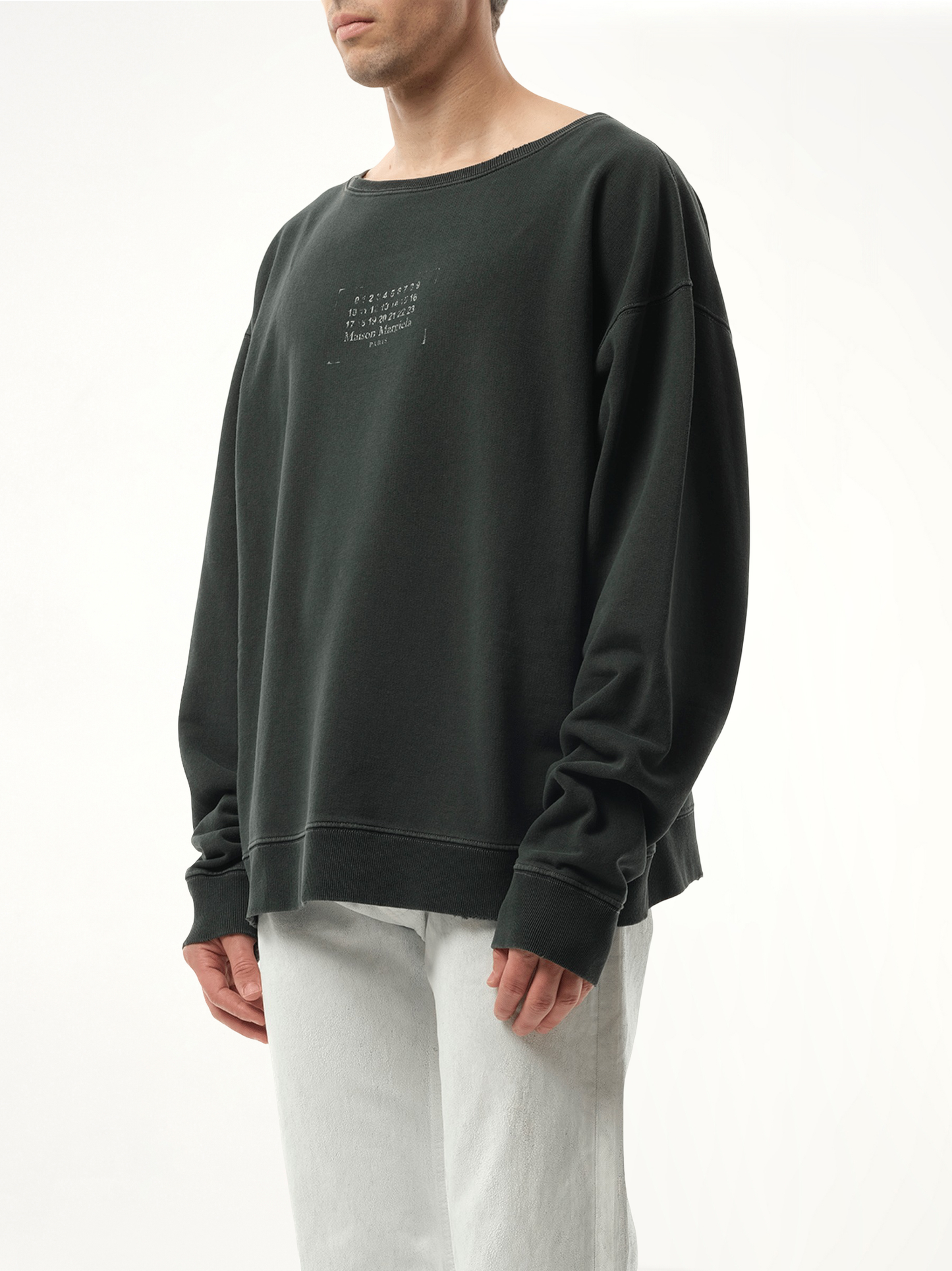 MAISON MARGIELA Small Number Logo Sweatshirt (Black)
