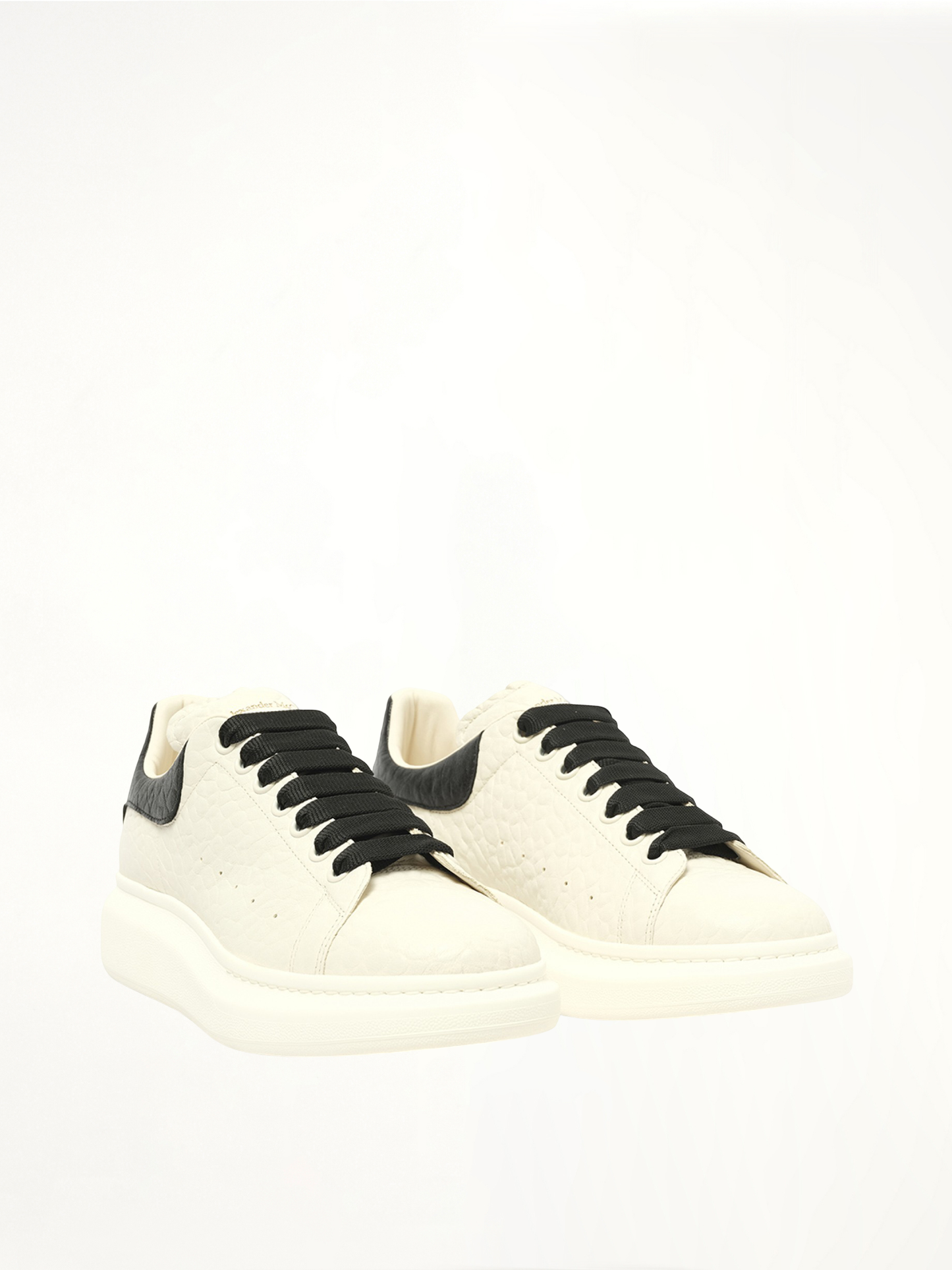 ALEXANDER MCQUEEN Dumbo Grain Larry Sneaker (White)