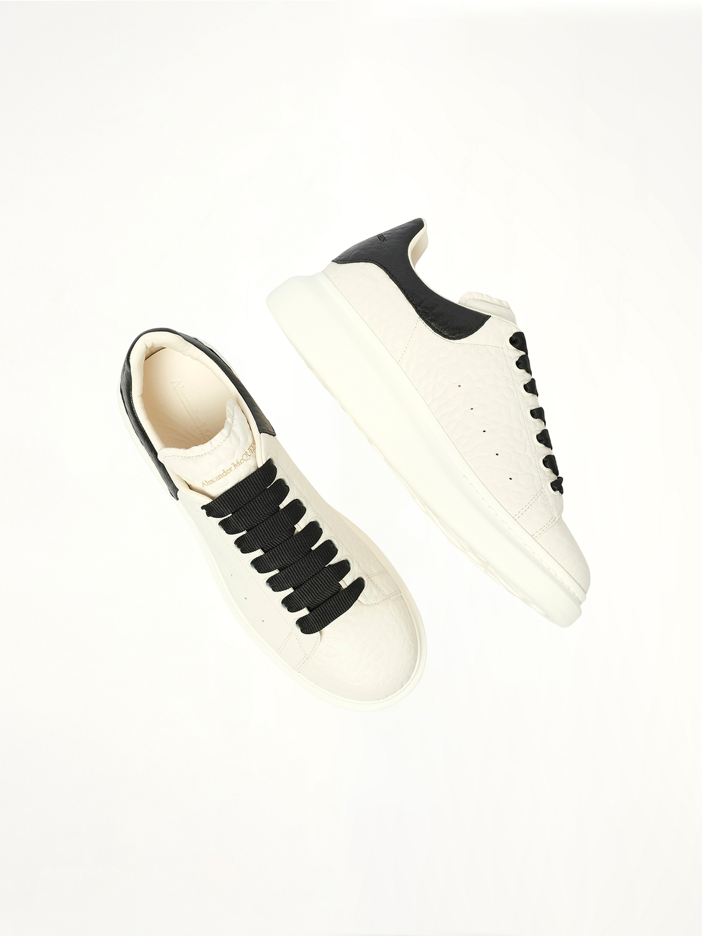 ALEXANDER MCQUEEN Dumbo Grain Larry Sneaker (White)