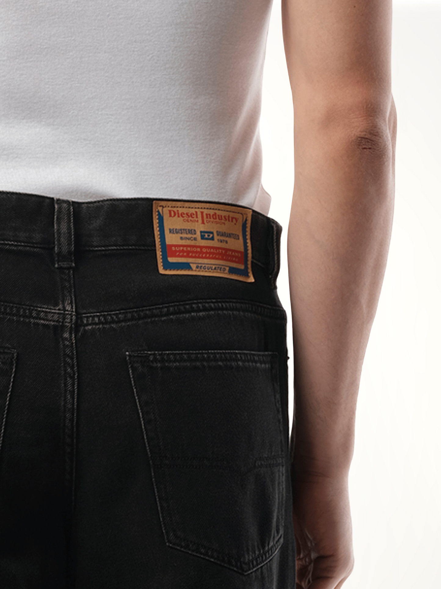 DIESEL 2001 D-Macro Jeans (Black)