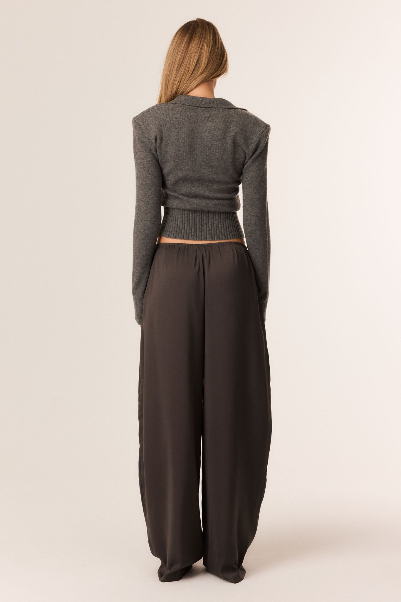 SNDYS VINNY SHOULDER PAD KNIT TOP (Charcoal)