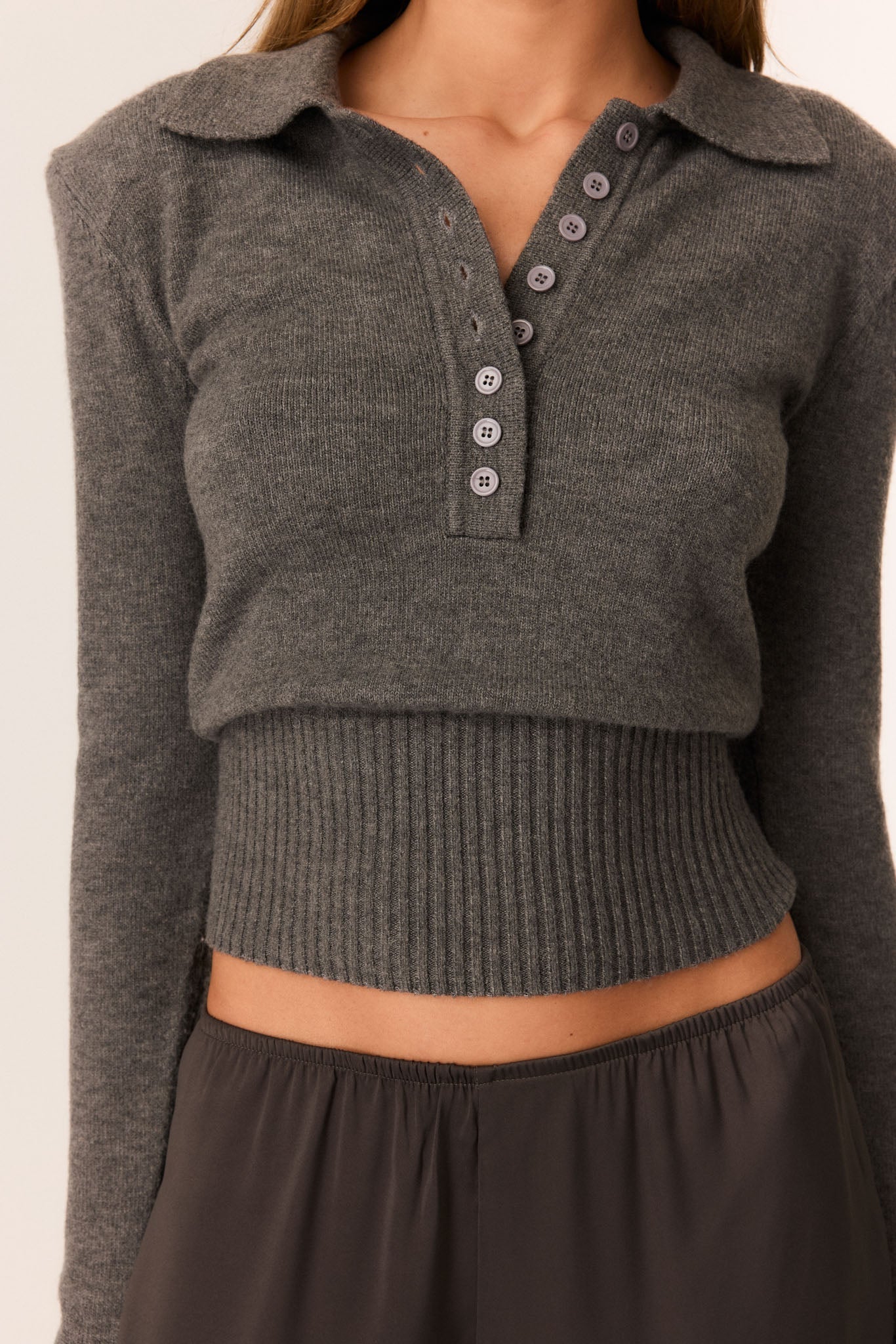 SNDYS VINNY SHOULDER PAD KNIT TOP (Charcoal)