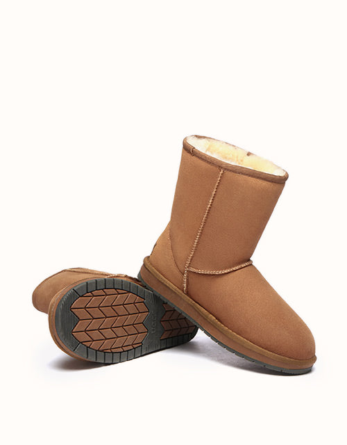 AUSTRALIAN SHEPHERD® SHORT CLASSIC SUEDE Boots (Chestnut)