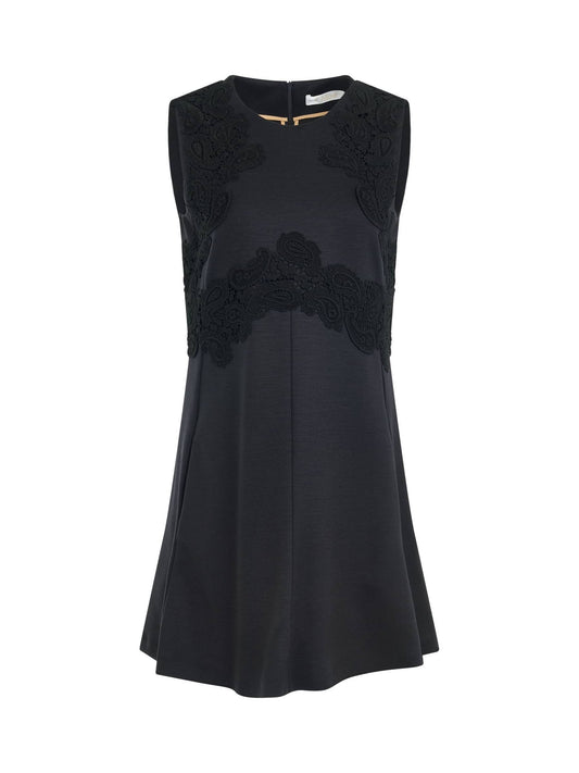 Image of a model wearing Dress. Productname: CHLOE Robe Dress in Black colour by brand - CHLOE