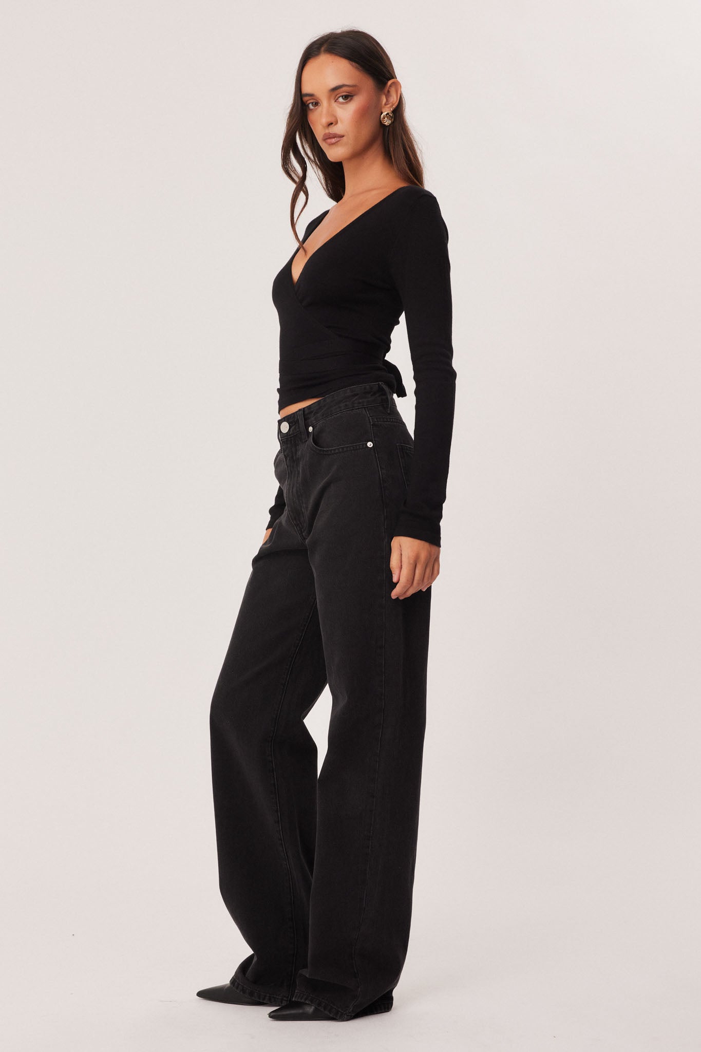 SNDYS NIKOLA WRAP TOP (Black)