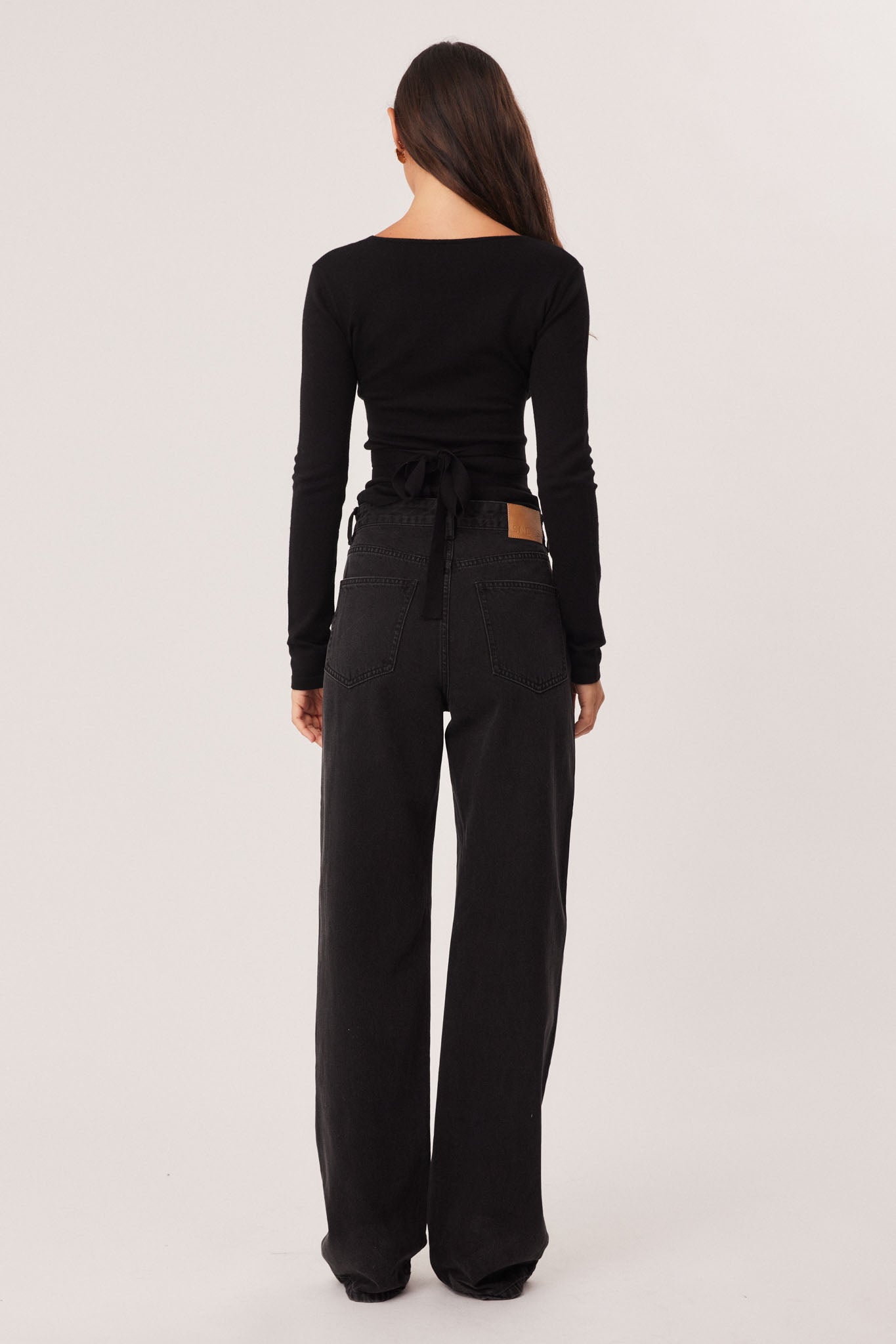 SNDYS NIKOLA WRAP TOP (Black)