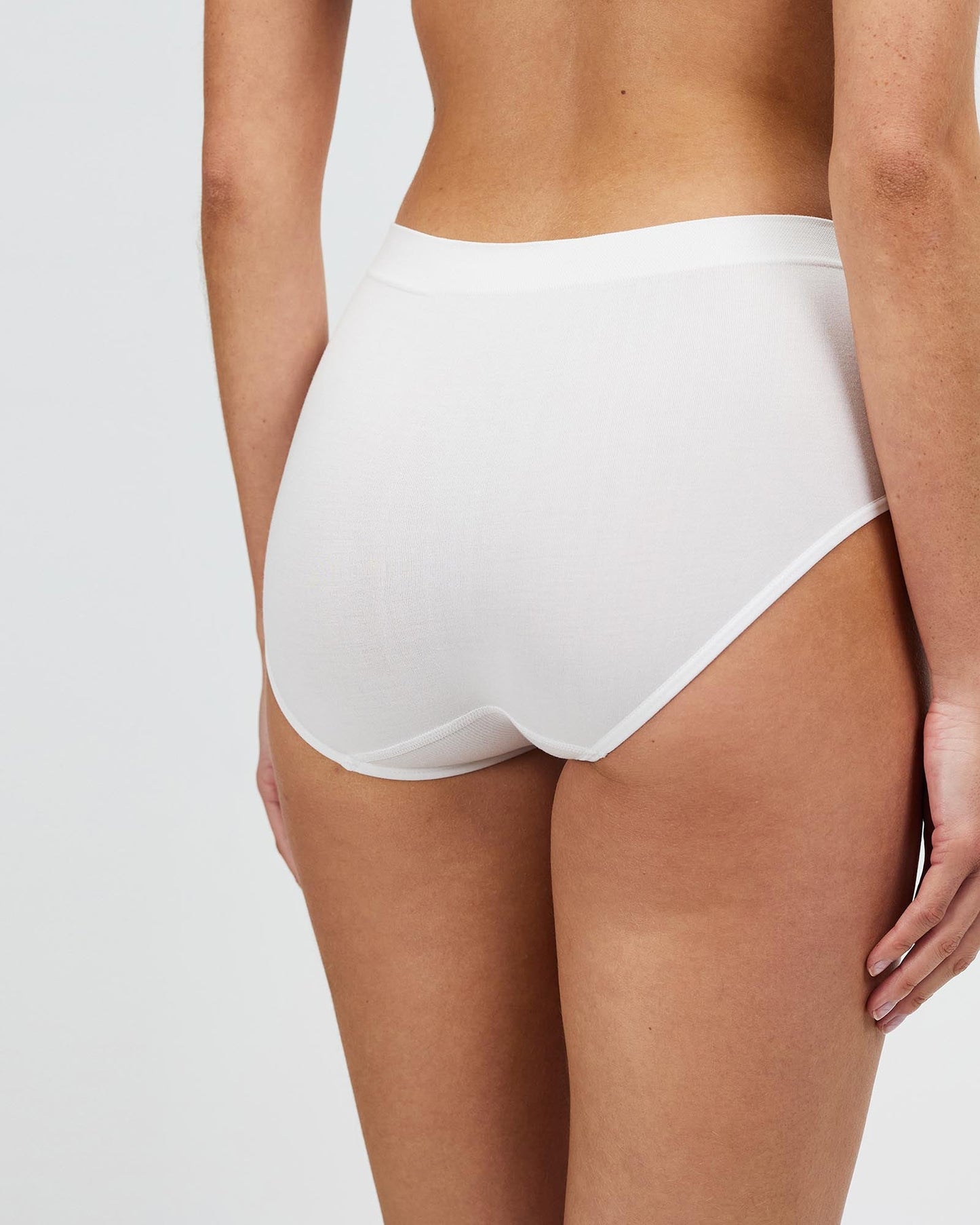 CLASSIC BRIEF - WHITE