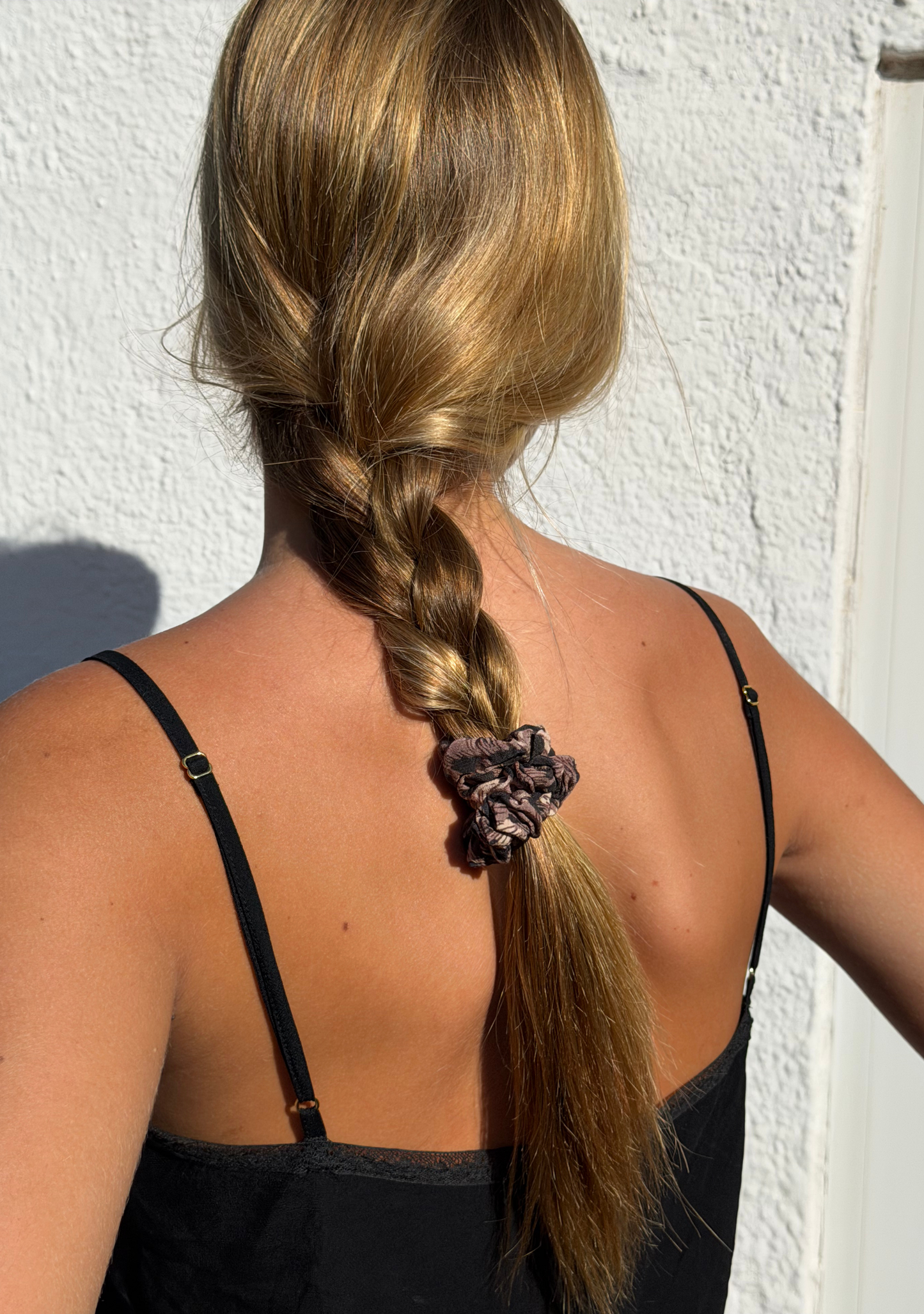 Image of Accessories. Productname: Auguste The Label Petite Scrunchie - Wild Leopard in Print colour by brand - Auguste The Label