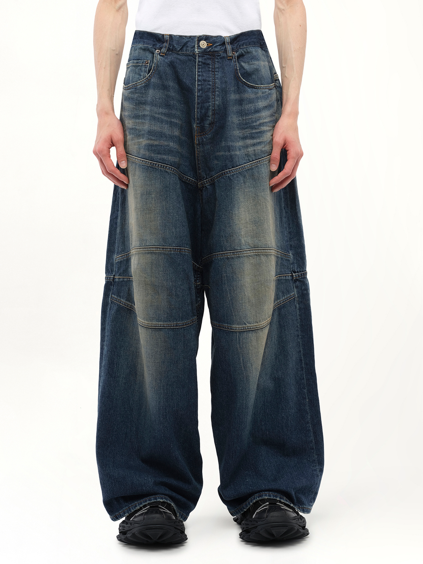 Image of a model wearing Denim. Productname: BALENCIAGA Baggy Denim Pants in Blue colour by brand - BALENCIAGA