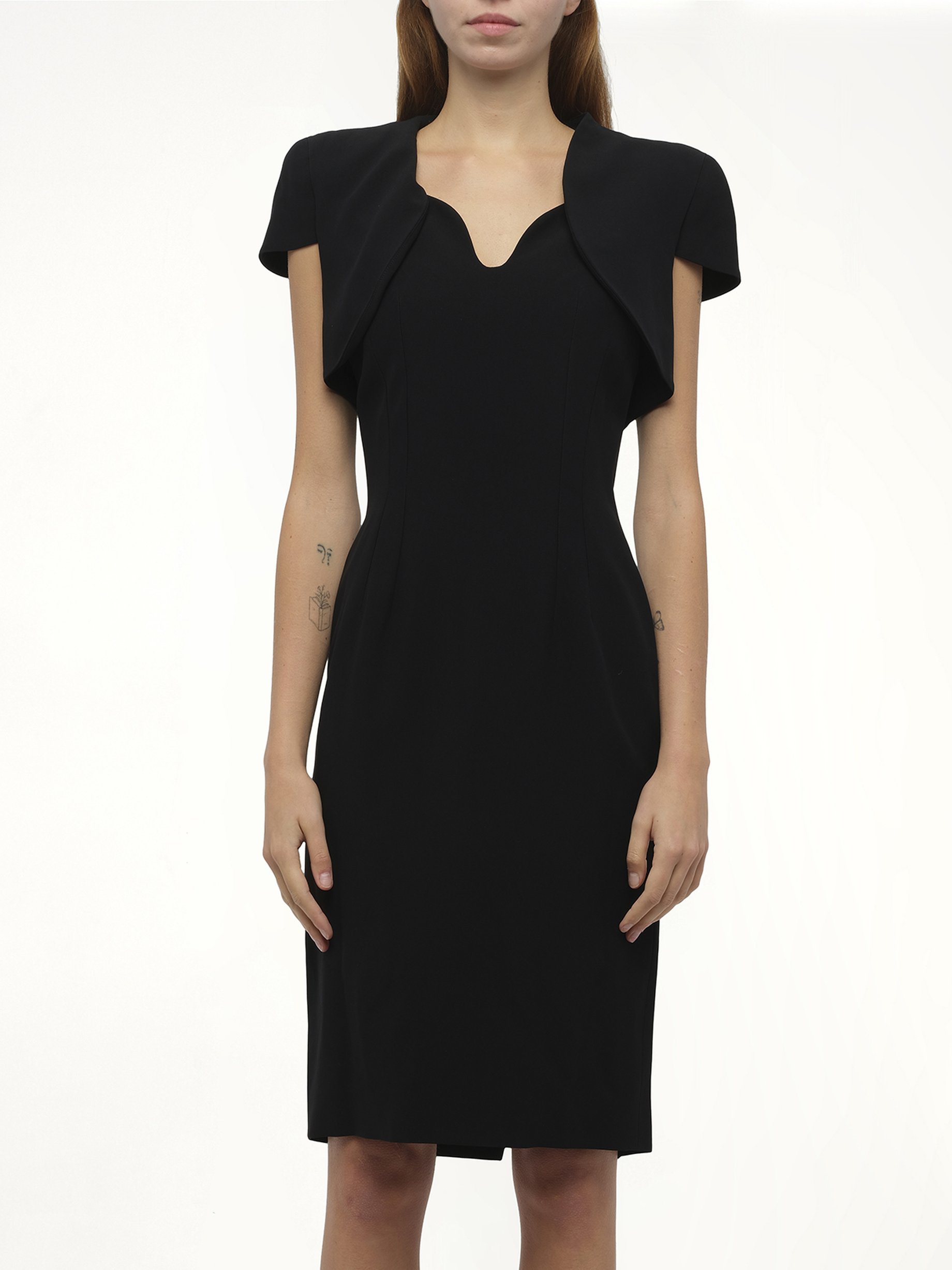 Image of a model wearing Dress. Productname: ALEXANDER MCQUEEN Amq - Dress in Black colour by brand - ALEXANDER MCQUEEN
