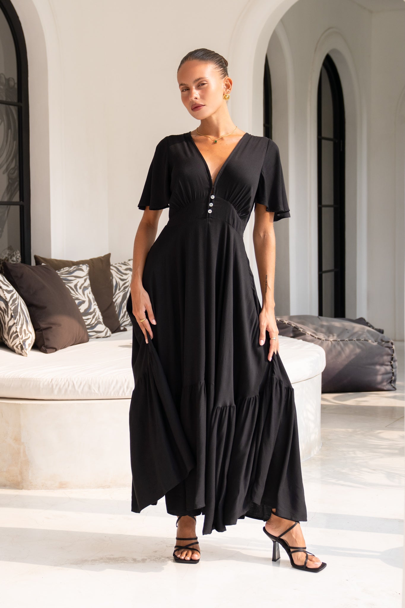 Image of Dresses. Productname: Heychic Lea Black V-Neck Midi Dress in Black colour by brand - Heychic