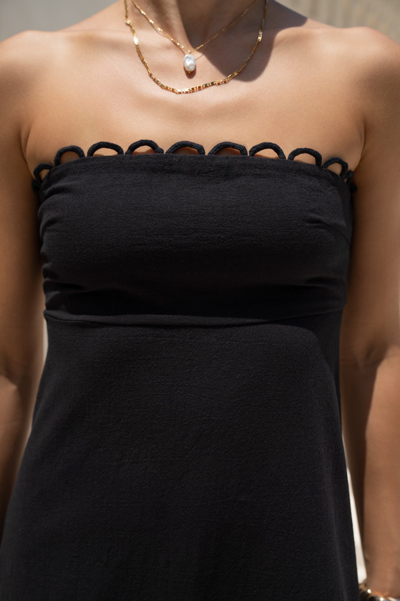 HEYCHIC Isobel Maxi Dress (Black)