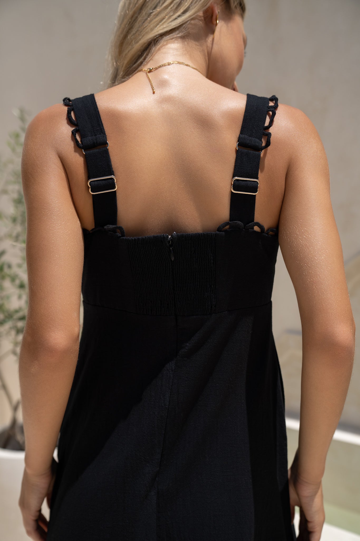 HEYCHIC Mirae Scallop Trim Maxi Dress (Black)