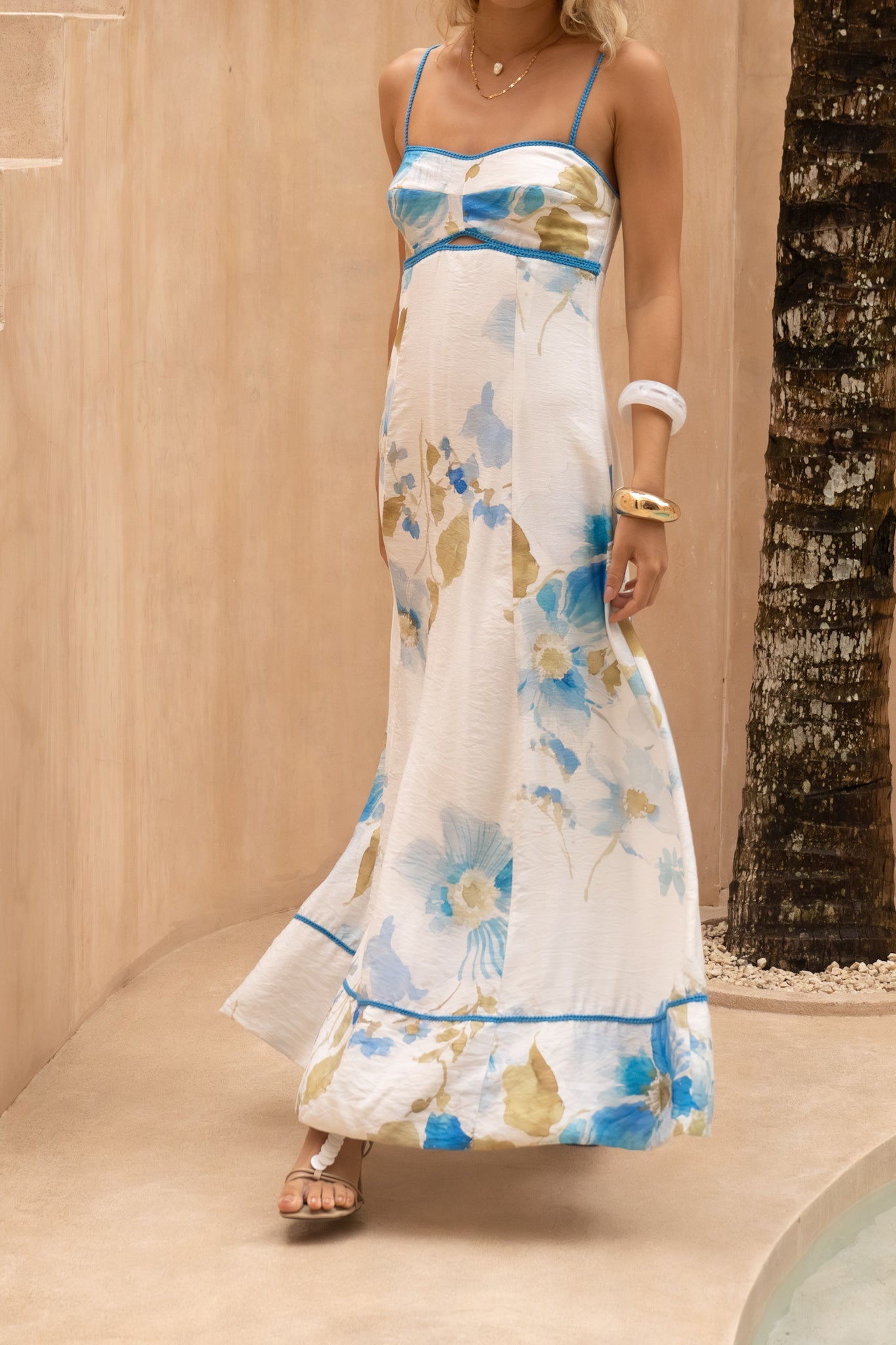 HEYCHIC Alethea Floral Contrast Trim Maxi Dress (Blue)