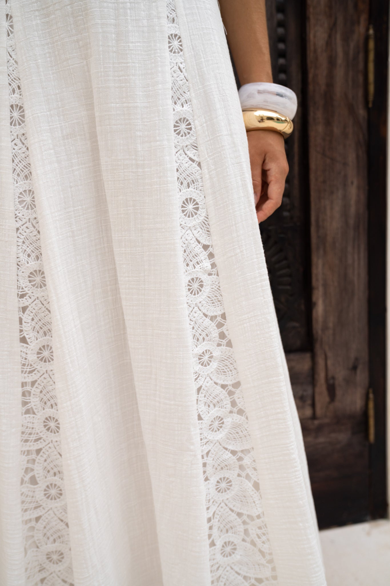HEYCHIC Miki Sweetheart Lace Maxi Dress (White)