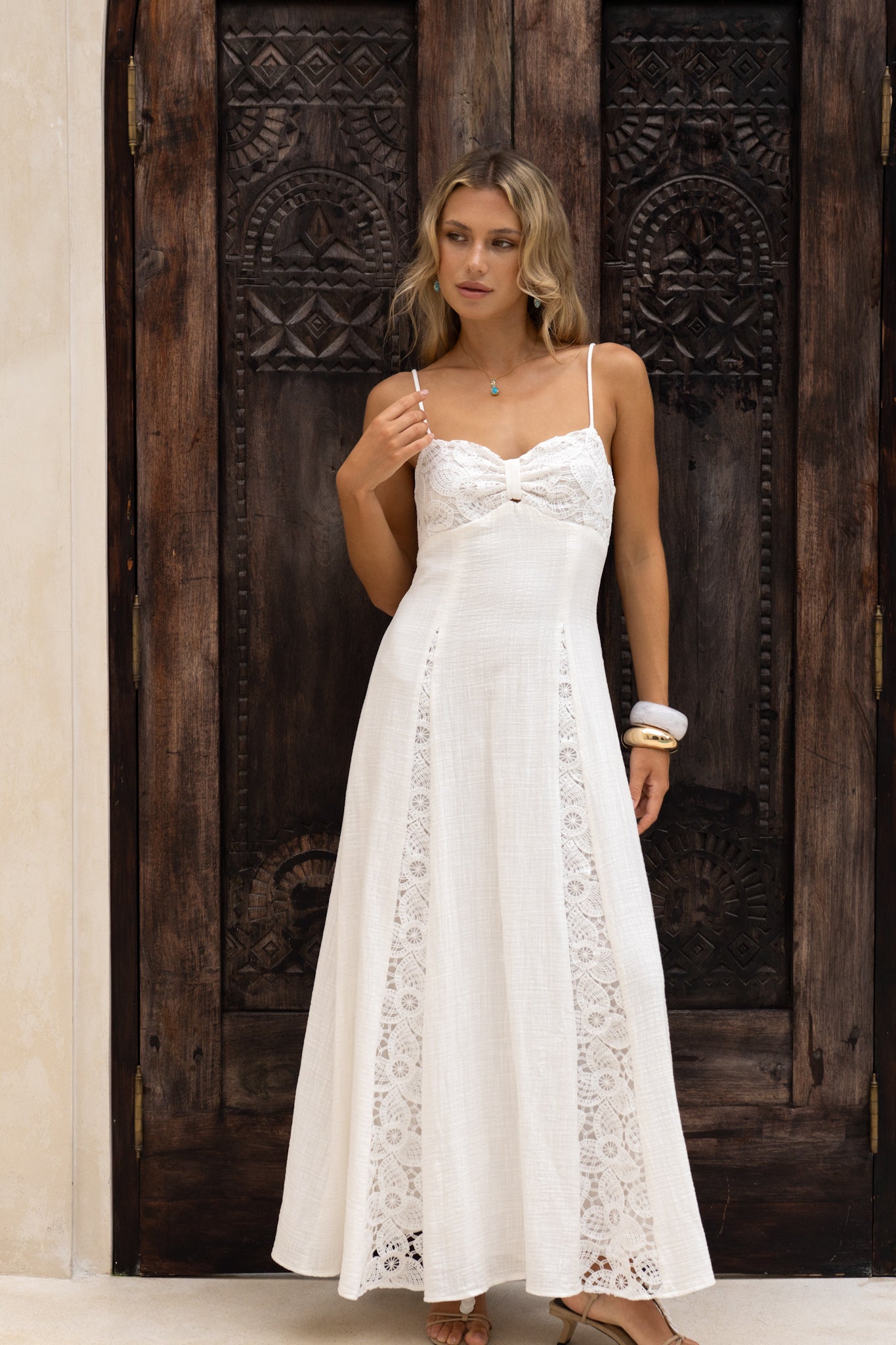 HEYCHIC Miki Sweetheart Lace Maxi Dress (White)