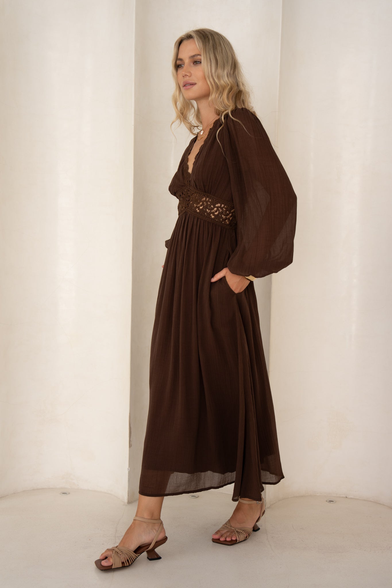 HEYCHIC Brienna Maxi Dress (Brown)