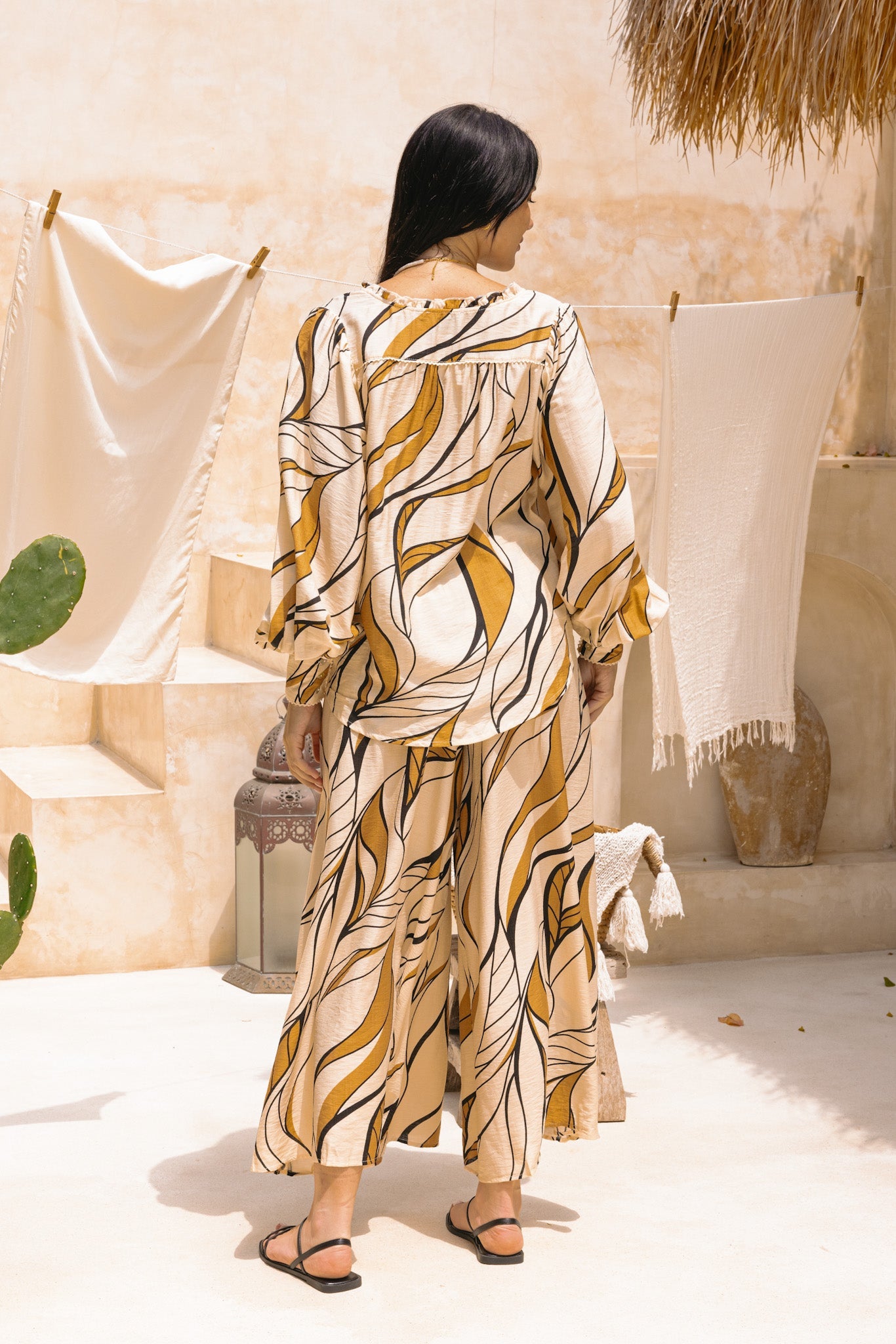 Heychic Rue Abstract Balloon Sleeve Blouse (Beige)